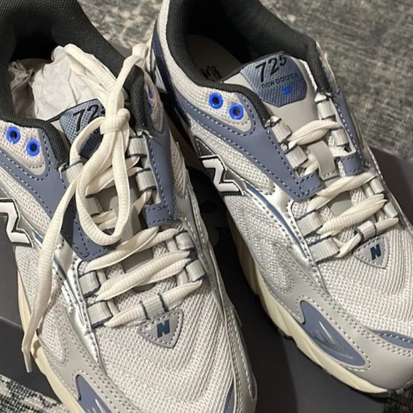 New balance size 5 1/2 - Picture 1 of 5